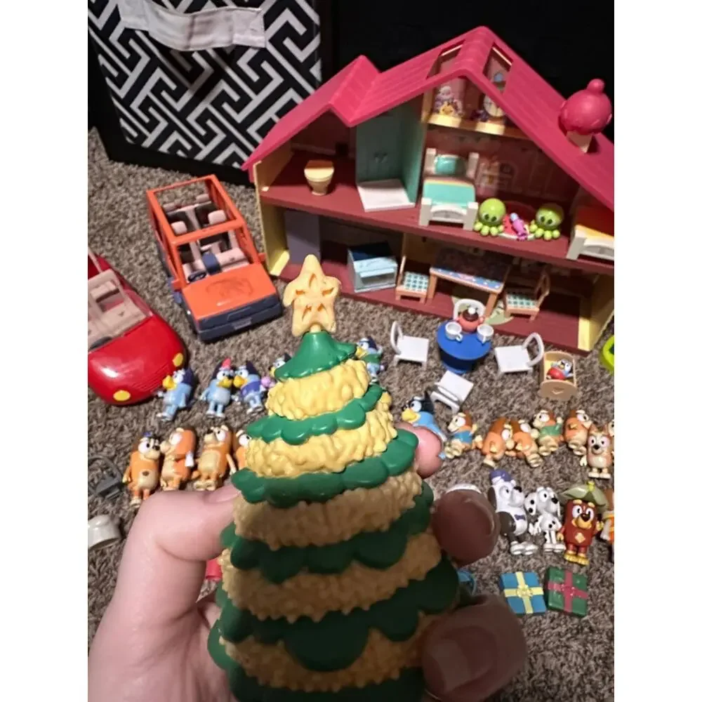 Well loved Bluey Play House and Accessories